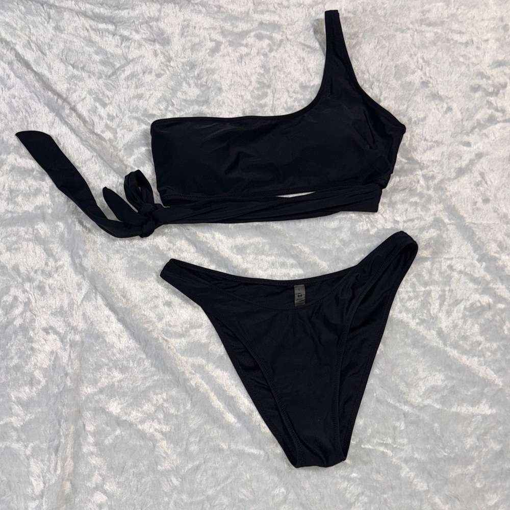 Black One-Shoulder Bikini Set